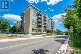 Building Photo - 479 Charlton Ave E