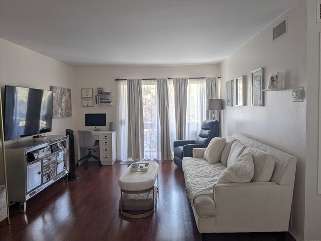 Building Photo - 24434 Nicklaus Dr