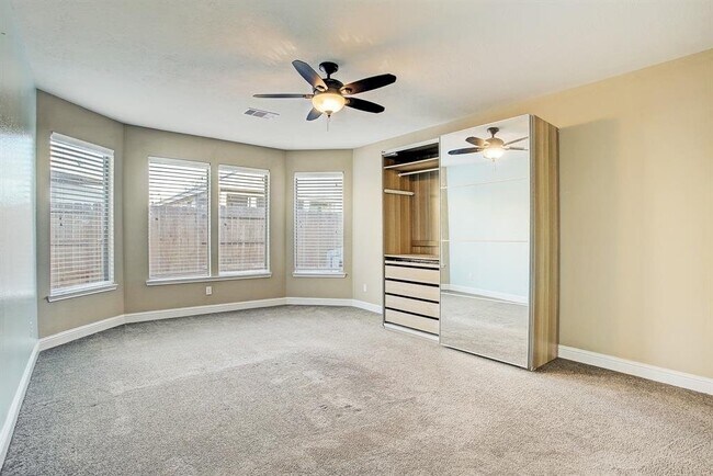 Foto del edificio - 11022 Avery Oaks Ln