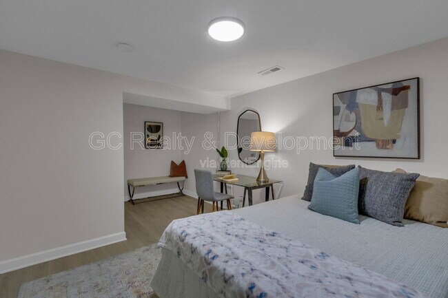 Foto del edificio - 6304 N Troy St
