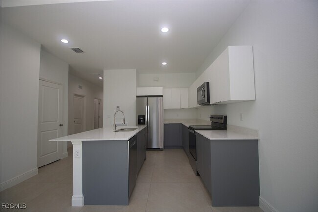 Foto del edificio - 1260 Milwaukee Blvd