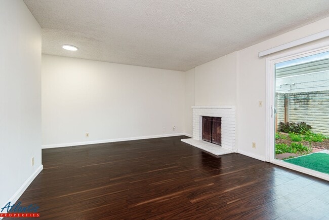 Building Photo - Olive 1178/1180