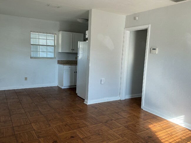 Foto del edificio - Cozy 3BR Near Cleveland Heights