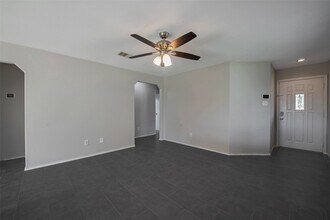 Building Photo - 7939 Yaupon View Dr
