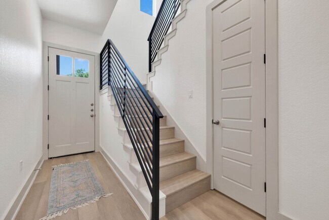 Foto del edificio - 5150 Kelwood St