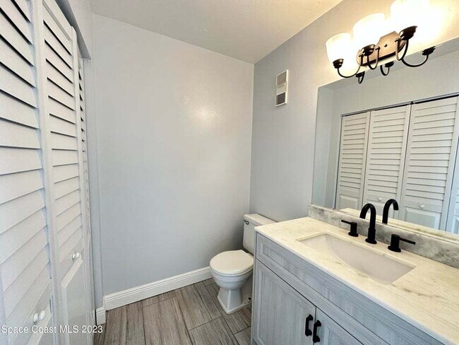 Foto del edificio - Titusville Townhouse