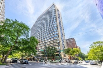 Building Photo - 2930 N Sheridan Rd