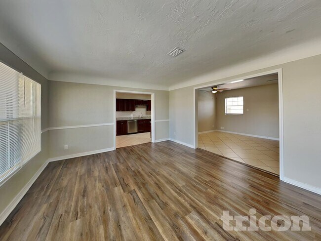 Foto del edificio - 5601 N 16th St