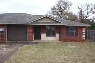 Building Photo - 16950 Sentinel Ln