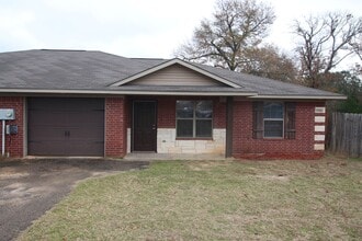 Building Photo - 16950 Sentinel Ln