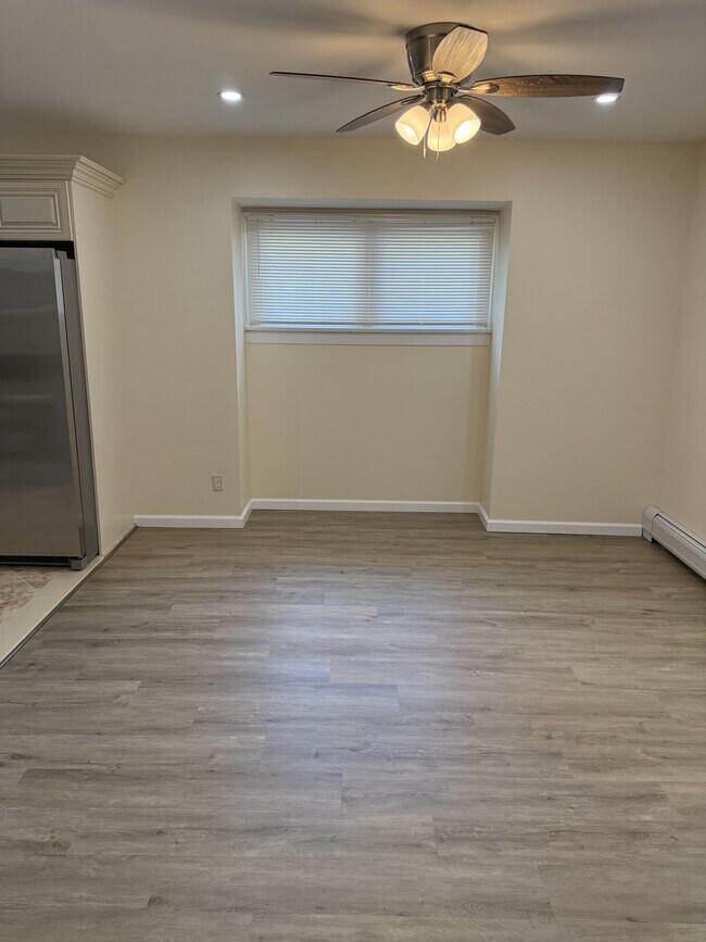 Building Photo - 168 Lowell Ave