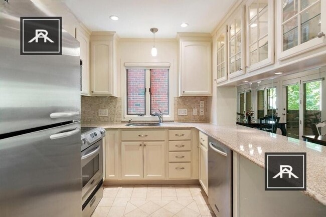 Building Photo - 2 bedroom in Boston MA 02130