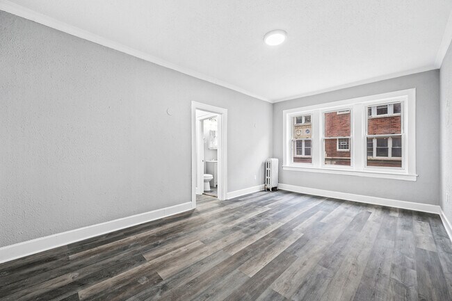 Building Photo - 6733 S Paxton Ave