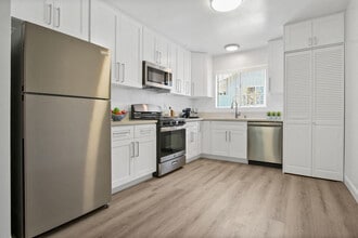 Building Photo - 315 South Avenue 55