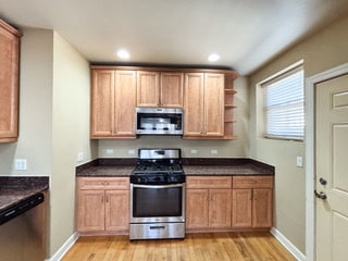 Foto del edificio - 7410 N Damen Ave