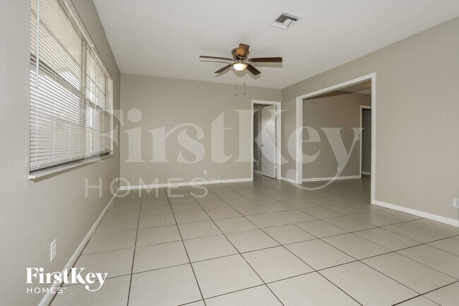 Foto del edificio - 220 Broward Ave