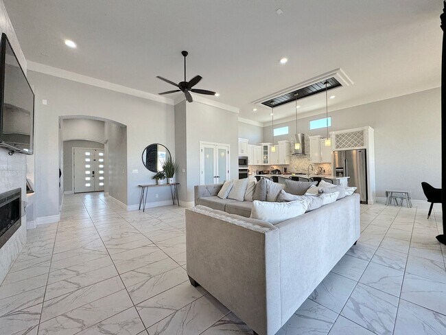 Building Photo - 14701 Tierra Mirage Ave