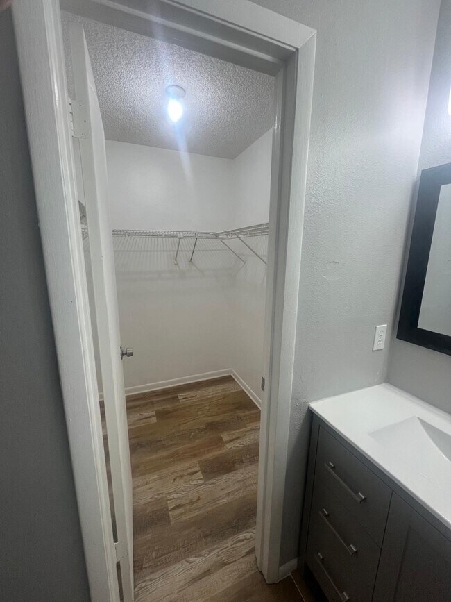 Foto del edificio - 3741 NE 41st St