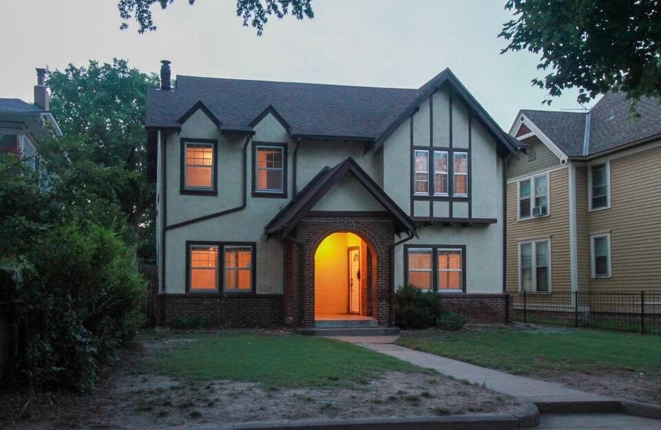 1114 N Carlos St, Wichita, KS 67203 Townhome Rentals in Wichita KS