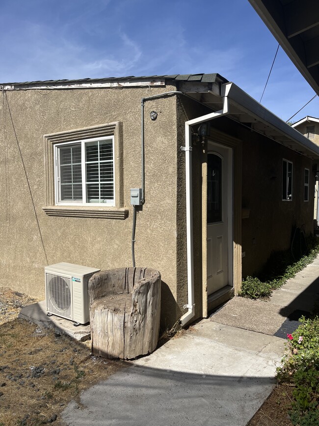 Building Photo - 211 California Ave
