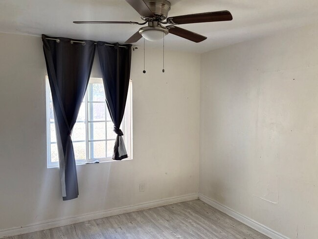 Building Photo - 2 bedrooms 1 bath home in San Diego