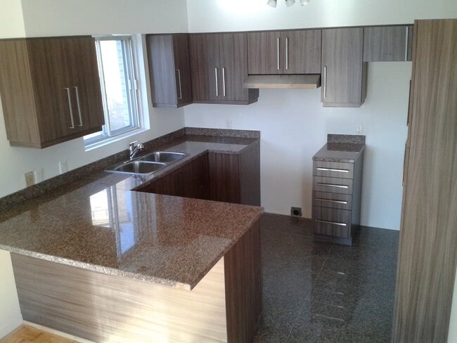 Building Photo - 7624 Pl De Monastir
