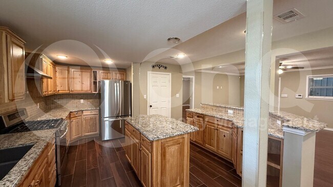 Foto del edificio - 925 Jennings Ln