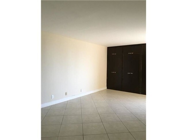 Building Photo - 19707 Turnberry Way