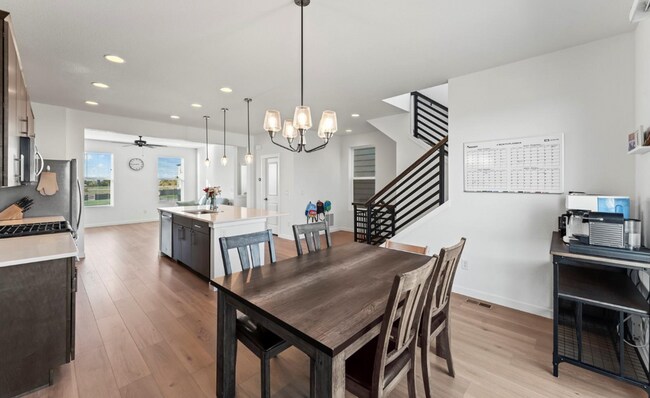 Foto del edificio - Modern 3 Bed, 3.5 Bath Open-Concept Home with Open Floor Plan Concept