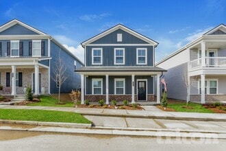 Building Photo - 1331 Carriage Park Dr
