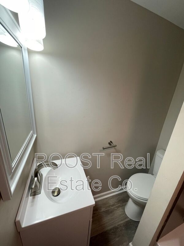 Foto del edificio - 482 E Markison Ave