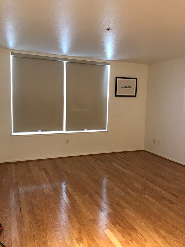 Building Photo - 8100 Oceanview Terrace, Unit 319