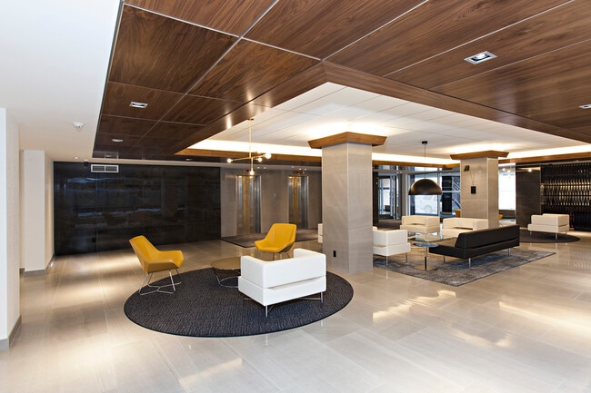 Photo du bâtiment - The Cedar Plaza