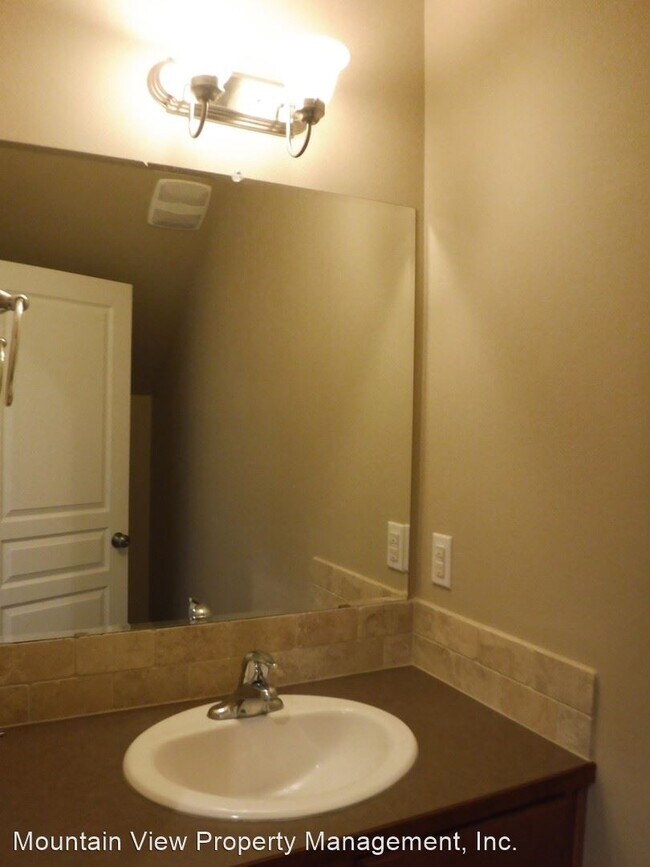 Building Photo - 3 br, 2.5 bath House - 61129 Teton Lane
