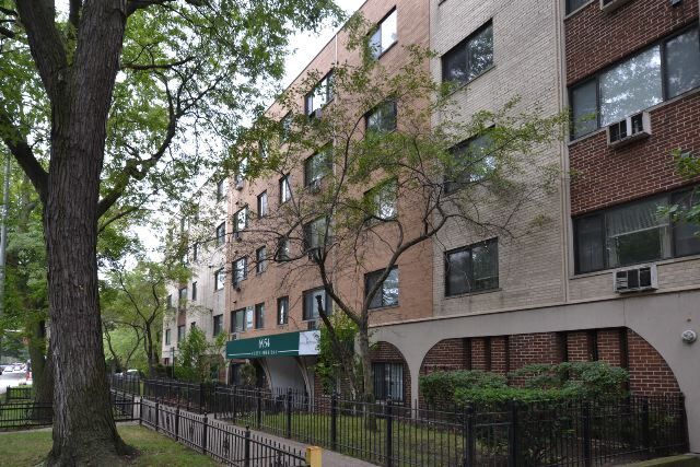 Foto principal - 6954 N Sheridan Rd