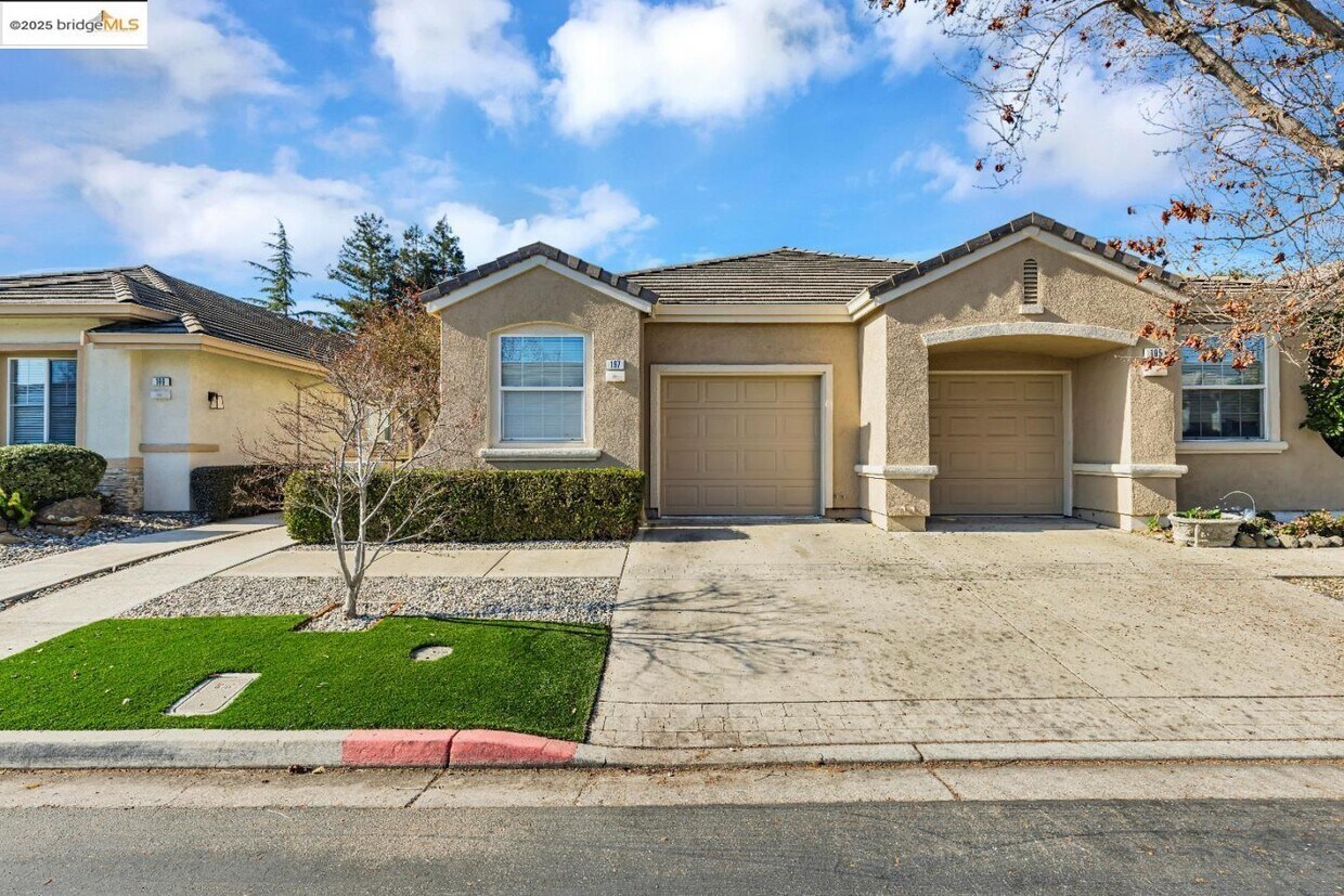 Foto principal - 197 Summerset Dr