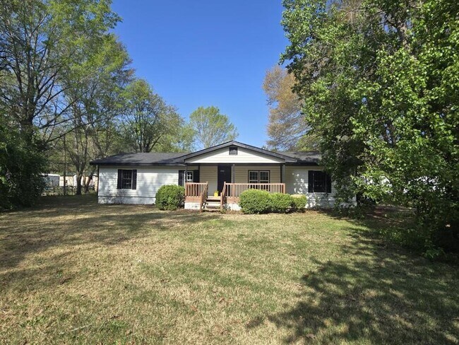 Foto del edificio - 2619 W Black Creek Rd