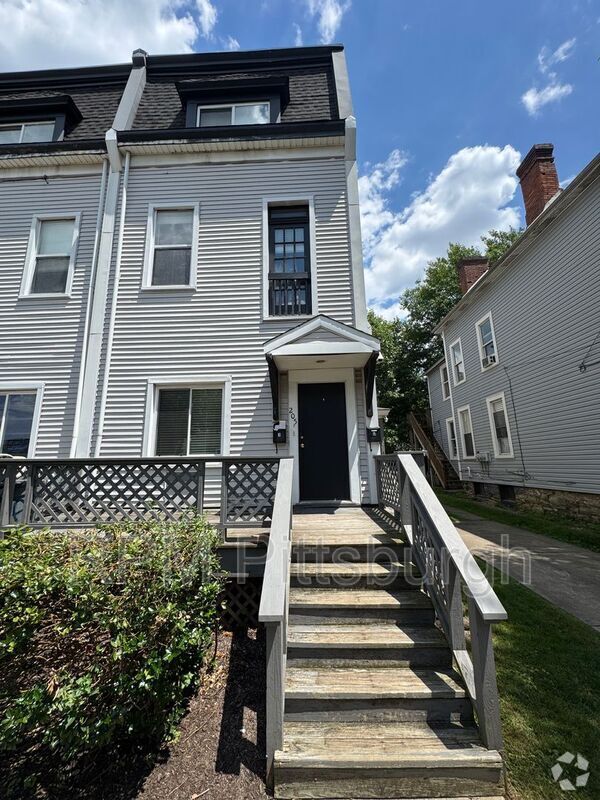 Building Photo - 205 Lehigh Ave