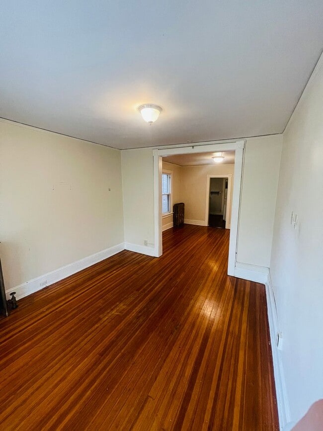 Building Photo - 306 Hudson Ave