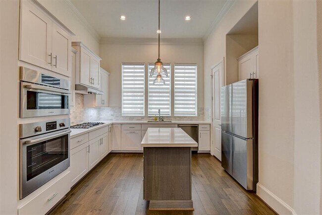 Foto del edificio - 2724 Dolce Oaks Dr