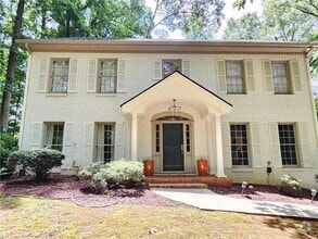 Building Photo - 943 Barton Woods Rd NE