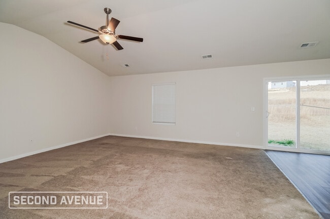 Building Photo - 411 Misty Knl Dr