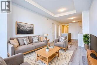 Building Photo - 461 Green Rd