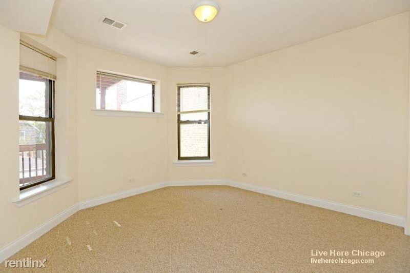 Foto del edificio - 2836 N Albany Ave