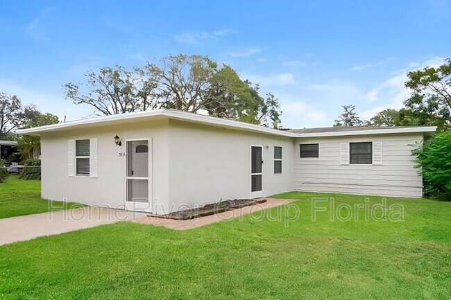 Foto del edificio - 5514 Riordan Way