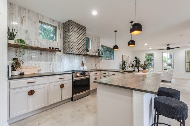 Foto del edificio - 1606 Morgan Ln