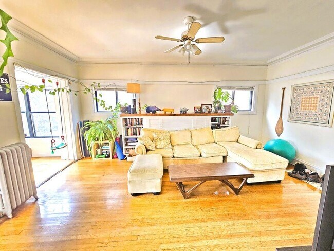 Foto del edificio - 1224 W Farwell Ave