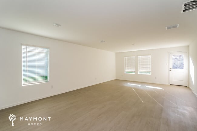 Building Photo - 3061 Titan Spgs Dr