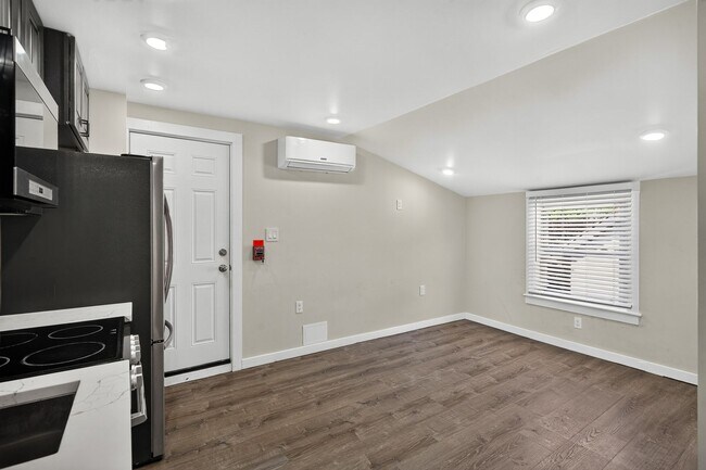 Photo - 324-326 Darby Rd-3R Apartment