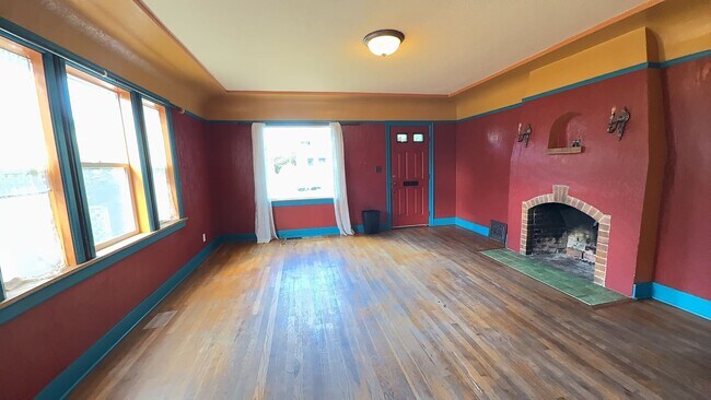 Foto del edificio - Pre-Leasing for August - 8Bed/2Bath House